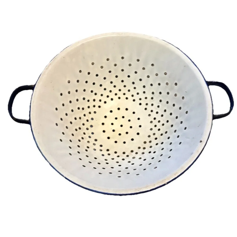 Vtg white enamelware Colander Blue Trim Farmhouse Kitchen strainer double handle